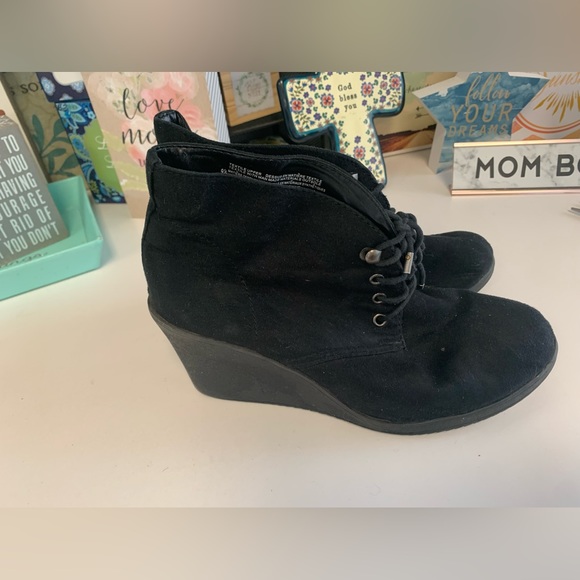 Size 9.5 Mossimo Booties - Picture 11 of 16